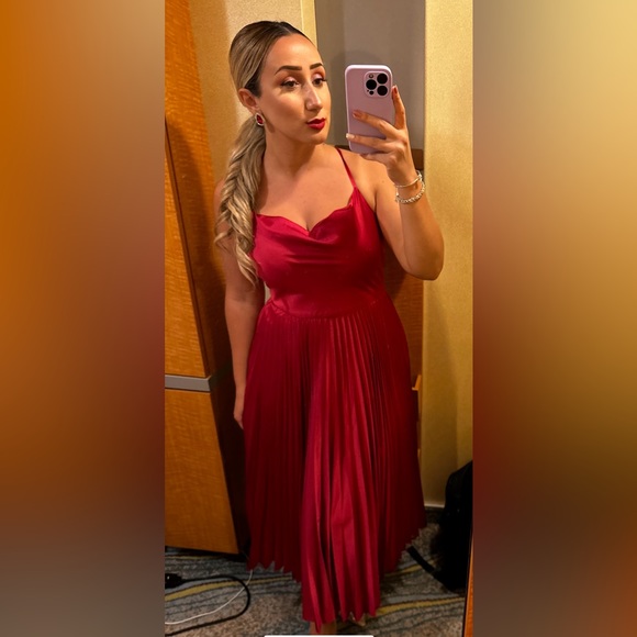 Laundry by Shelli Segal Red spaghetti strap crisscross back, full pleated dress - Picture 2 of 5